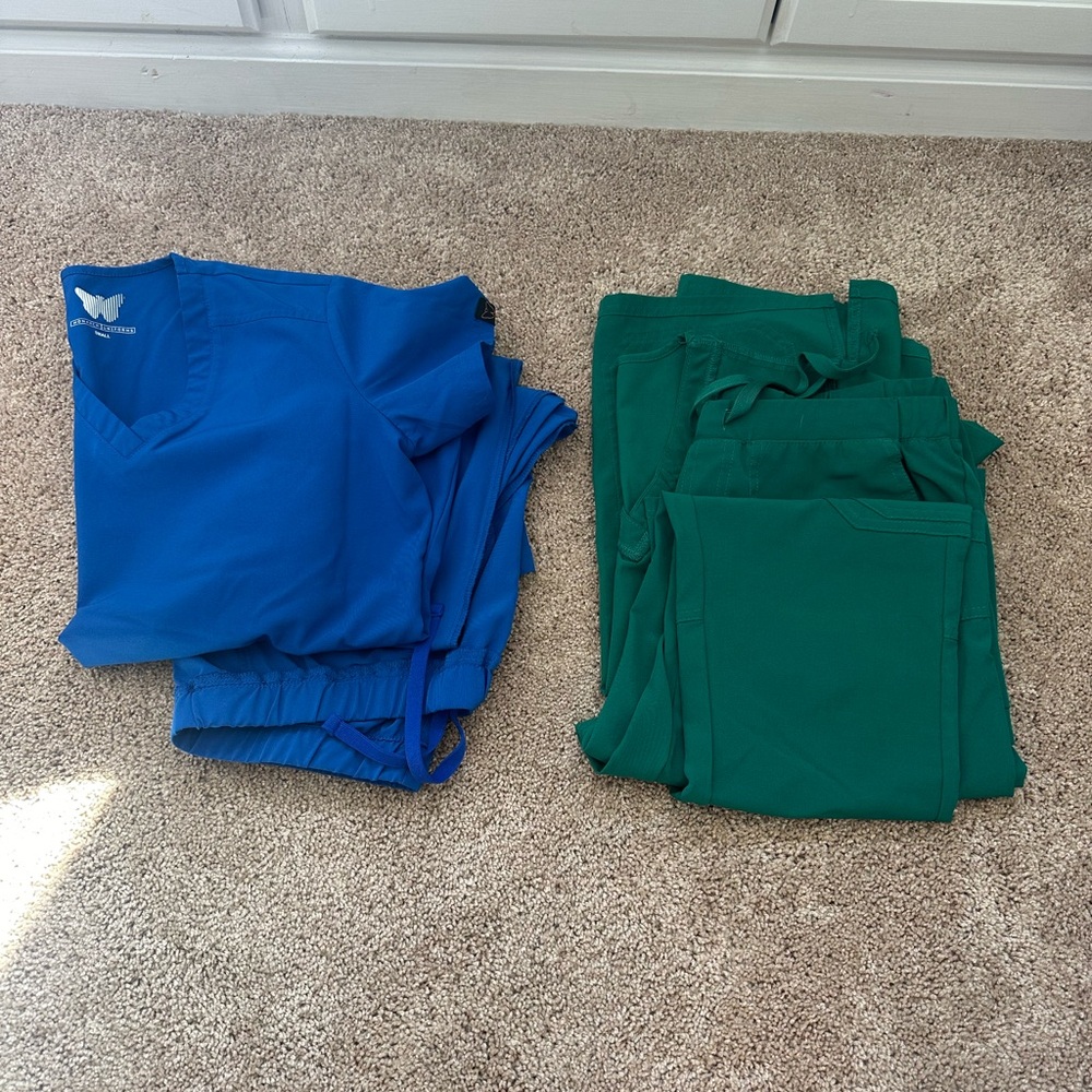 2 Monarch Scrub Sets - size small